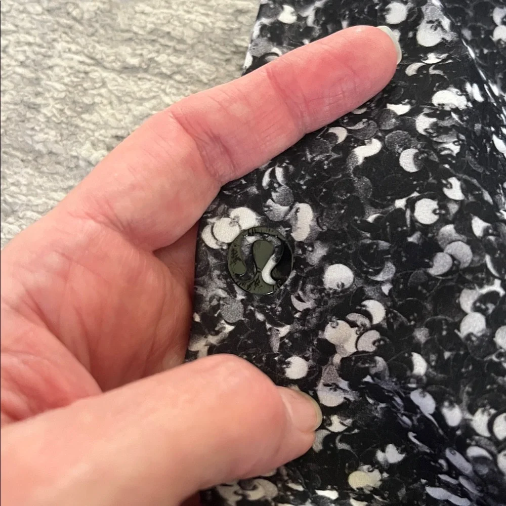 Lululemon Joggers Black and White Patterned Pants Dri fit material